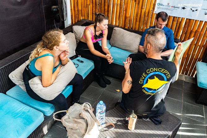Advanced Open Water Course - Advanced Certification in Lembongan (next to Bali) - The deep training and underwater navigation blocks are the real value