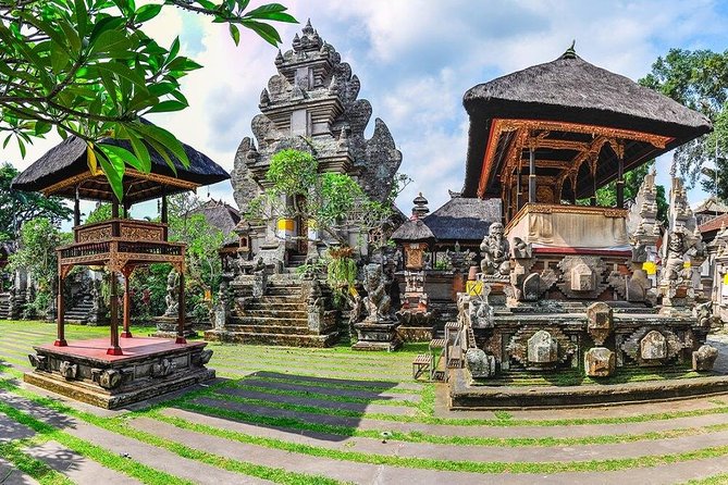 All-Inclusive Ubud Private Tour - D Alas Warung lunch plus the adrenaline swing moment