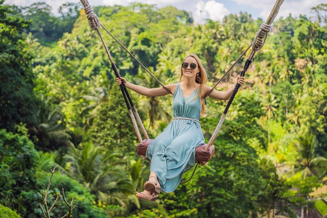 Bali Instagram: Gate of Heaven Temple Tour - Mahagiri Panoramic Resort: lunch with Agung views