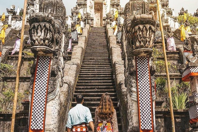 Bali Instagram Tour from Your Hotel (Private & Full-day) - North Bali temple and highland gates: Lake Bratan to Handara