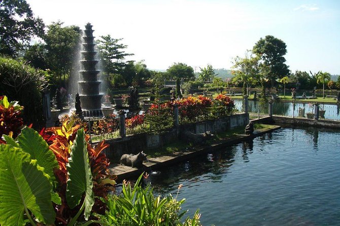 Bali Instagram Tour: The Most Popular Spots ( Private All-Inclusive ) - Tukad Cepung waterfall: the canyon, cave, and the reason it looks different