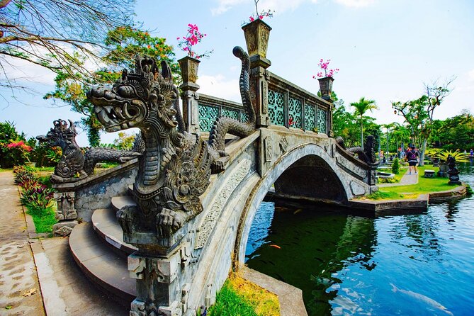 Bali Instagram Tour: The Most Popular Spots ( Private All-Inclusive ) - Transfers, private group, and the driver/guide role