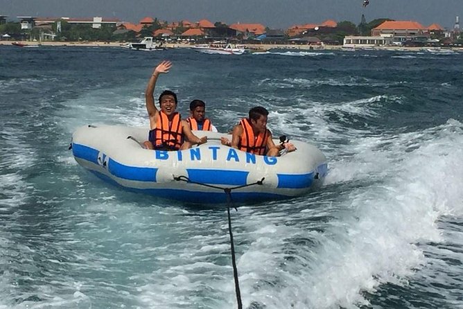 Bali Parasailing Adventure,Banana Boat,Jet Ski and Donut Boat with Transfers - Facilities that make a beach day easier: lockers, showers, changing rooms