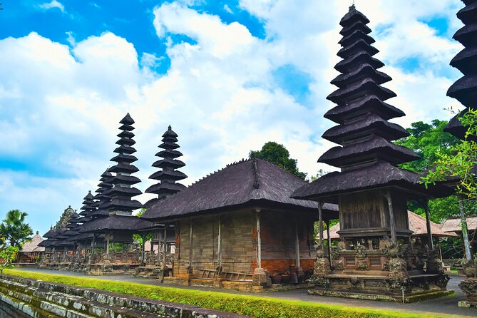 Bali Pura Taman Ayun Temple, Monkey Forest & Tanah Lot Excursion - The short rice-paddy walk and the fried snack break you’ll actually remember