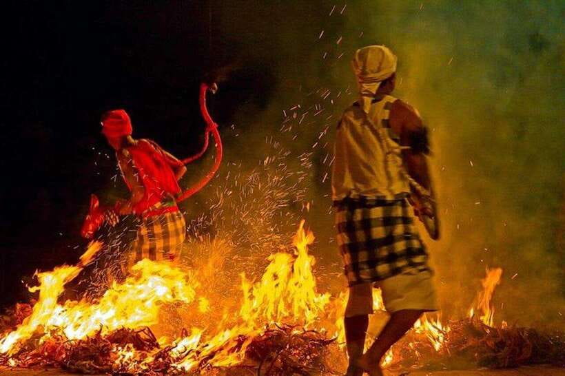 Bali: Tanah Lot Temple Sunset Kecak & Fire Dance Show Ticket - The Kecak and Fire Dance: circle chant, Ramayana scenes, and the fire payoff