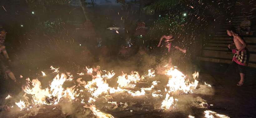 Bali: Tanah Lot Temple Sunset Kecak & Fire Dance Show Ticket - Tanah Lot Temple approach: the route that builds the mood
