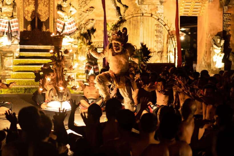 Bali: Ubud Kecak and Fire Dance Show Tickets - The crowd and interaction: how the show pulls you in
