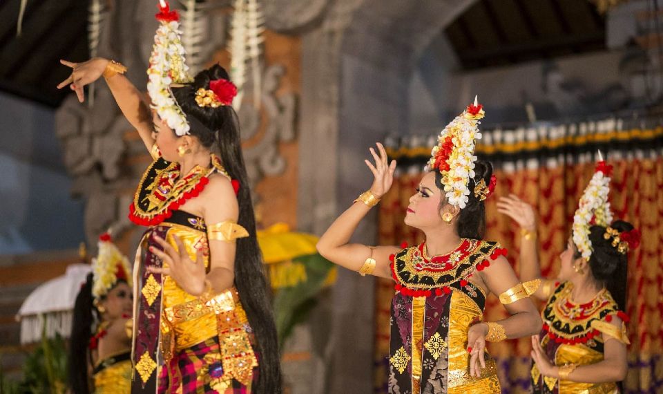 Bali: Ubud Palace Legong Dance Show Ticket - Costumes and precision you can’t fake