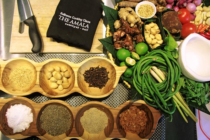 Balinese Cooking Class in Seminyak - The chef-led cooking: more than chopping, and you get turns