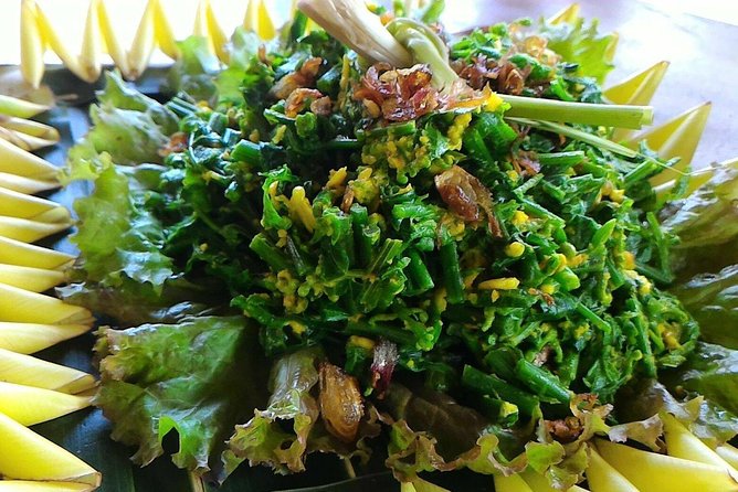 Balinese Farm Cooking Class by Pemulan Bali - After you cook: eating together, taking recipes home