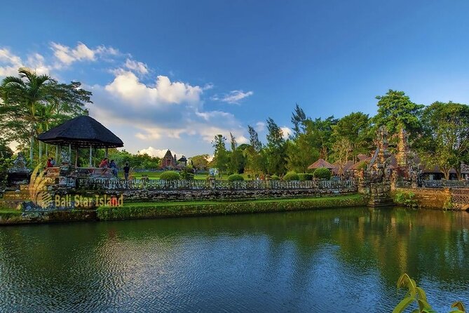 Beratan , lake side temple tour , all inclusive - Taman Ayun Temple: Mengwi design in a watery setting