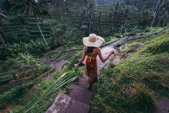 Best of Bali Waterfalls: Tibumana, Tukad Cepung and Tegenungan - Guides who make the photos easier (and the stairs less scary)