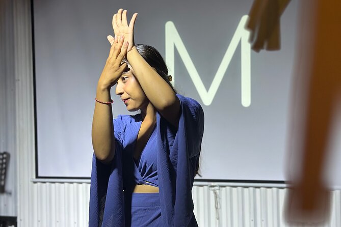 Canggu: Drag Show with Dinner - How the Show Feels Up Close: Audience Participation and Deaf-Led Breaks