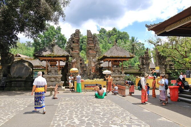 Discover The Best of Ubud: All-Inclusive and Private Guided Tour - Tirta Empul Holy Water Temple: The Sarong Moment You’ll Remember