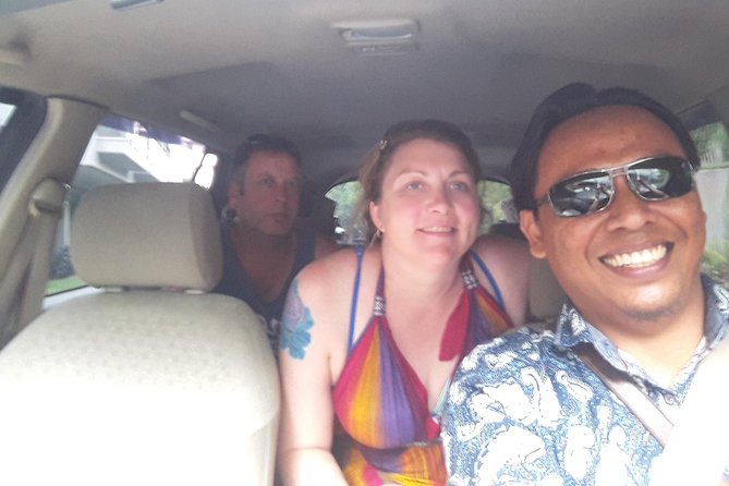 Experts Bali Driver : Best Bali Private Driver for Tour in Bali - Drivers who go beyond driving: English, safety, and photo help