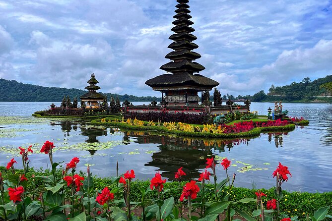 Full-Day Tour to Water Temples and UNESCO Rice Terraces in Bali - Stop 4: Tanah Lot Sea Temple at Sunset (and Why Low Tide Matters)