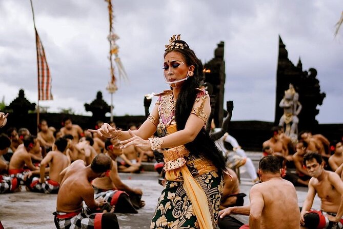 Kecak and Fire Dance Ticket at Uluwatu Temple - Itinerary Breakdown: The One Stop That Defines the Night