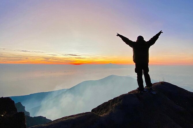 Mount Agung Sunrise Trekking Tour - Arriving for sunrise at the summit