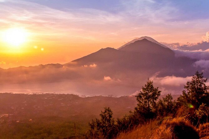 Mount Batur Sunrise Trek & Natural Hot Spring Experience - Stop 2: Jalan Batur Natural Hot Spring Soak with Lake Views