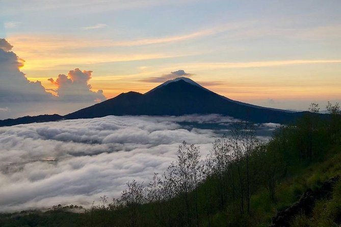 Mt Batur Sunrise Trekking Tour - Getting to the Trailhead: Ubud Pickup and the Night Drive