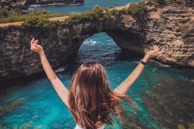 Nusa Penida One Day Trip with All-inclusive - Broken Beach (Pasih Uug): the cliff with a hole people chase