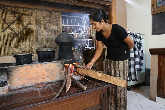 PRIVATE Balinese Cooking Class in Ubud with Dewa with Transfers - Getting there from Ubud: private transfers and real timing