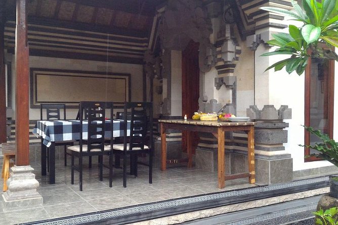 PRIVATE Ubud Market Tour & Balinese Cooking Class with Putu - Dishes you may cook: banana leaf parcels and Balinese curry