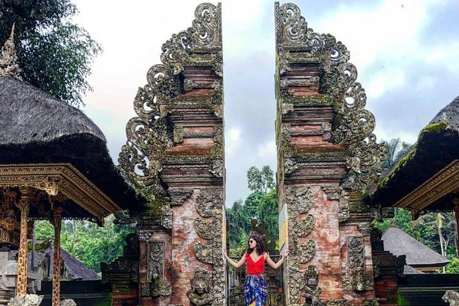 Tanah Lot Temple, Waterfall & Ubud Tour (Private & All-Inclusive) - Sacred Monkey Forest Sanctuary: easy enough to fit, but watch the clock
