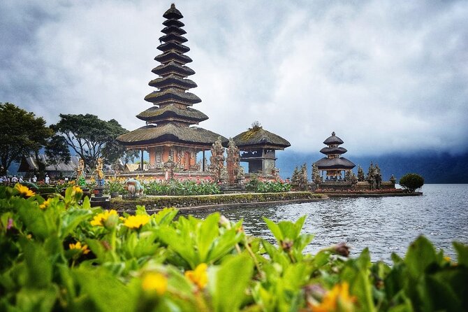 Tanah Lot Tour: Discover Bali’s Iconic Temple and Stunning Views - Comfort and logistics: hotel pickup, AC, and your day staying on track