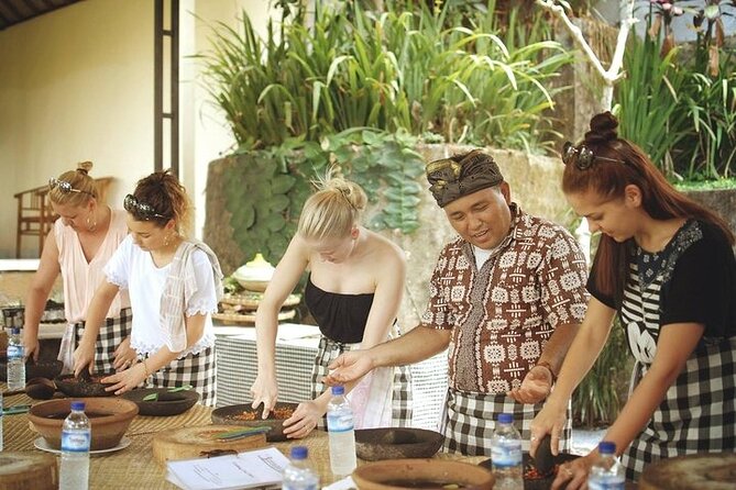 Ubud Cooking Class Bali with Balinese Chef - Ubud Traditional Art Market: quick shopping context, not a long slog