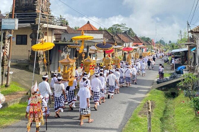 Ubud: Downhill Cycling with Volcano, Rice Terraces and Meal - Banjar Laplapan meal: lunch at the end, usually a buffet