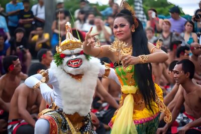Uluwatu Sunset Trip with Kecak Dance Show and Jimbaran Dinner - The Kecak and fire dance show: mass chanting with dramatic payoff