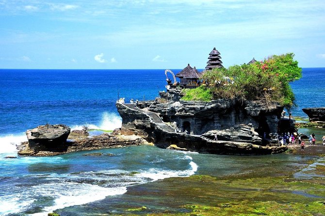 West Bali Tour: Taman Ayun, Ulun Danu Beratan, Jatiluwih Rice Terrace, Tanah Lot - Stop 2: Leke Leke Waterfall, when photos don’t tell the whole story